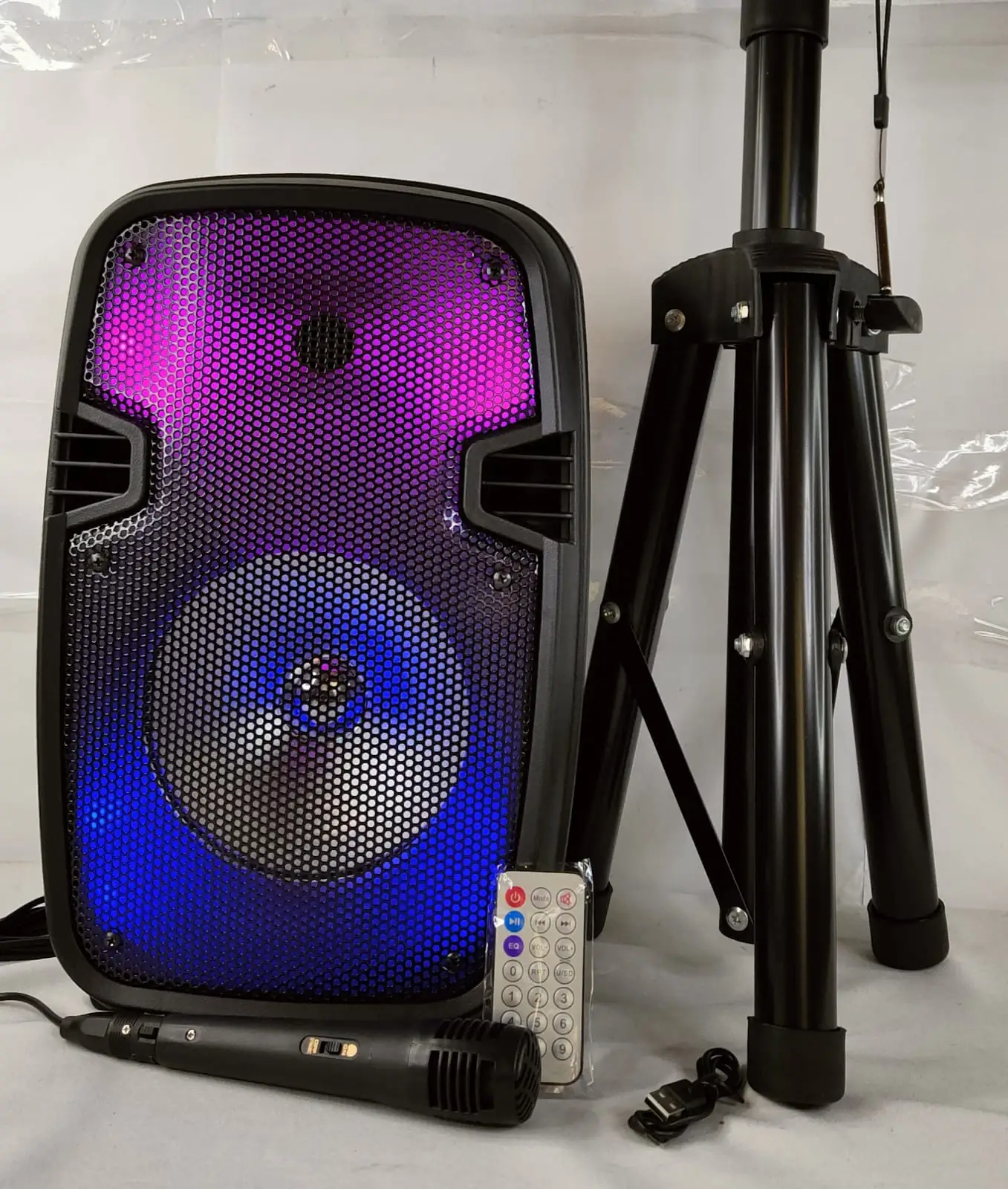PARLANTE AMPLIFICADO RECARGABLE DE 8" EN PIONER Y JVL 3
