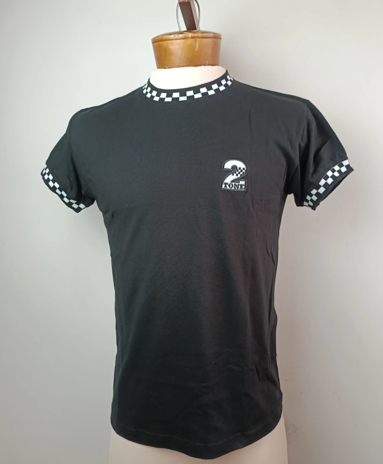 Camiseta negra ska 2tone  3