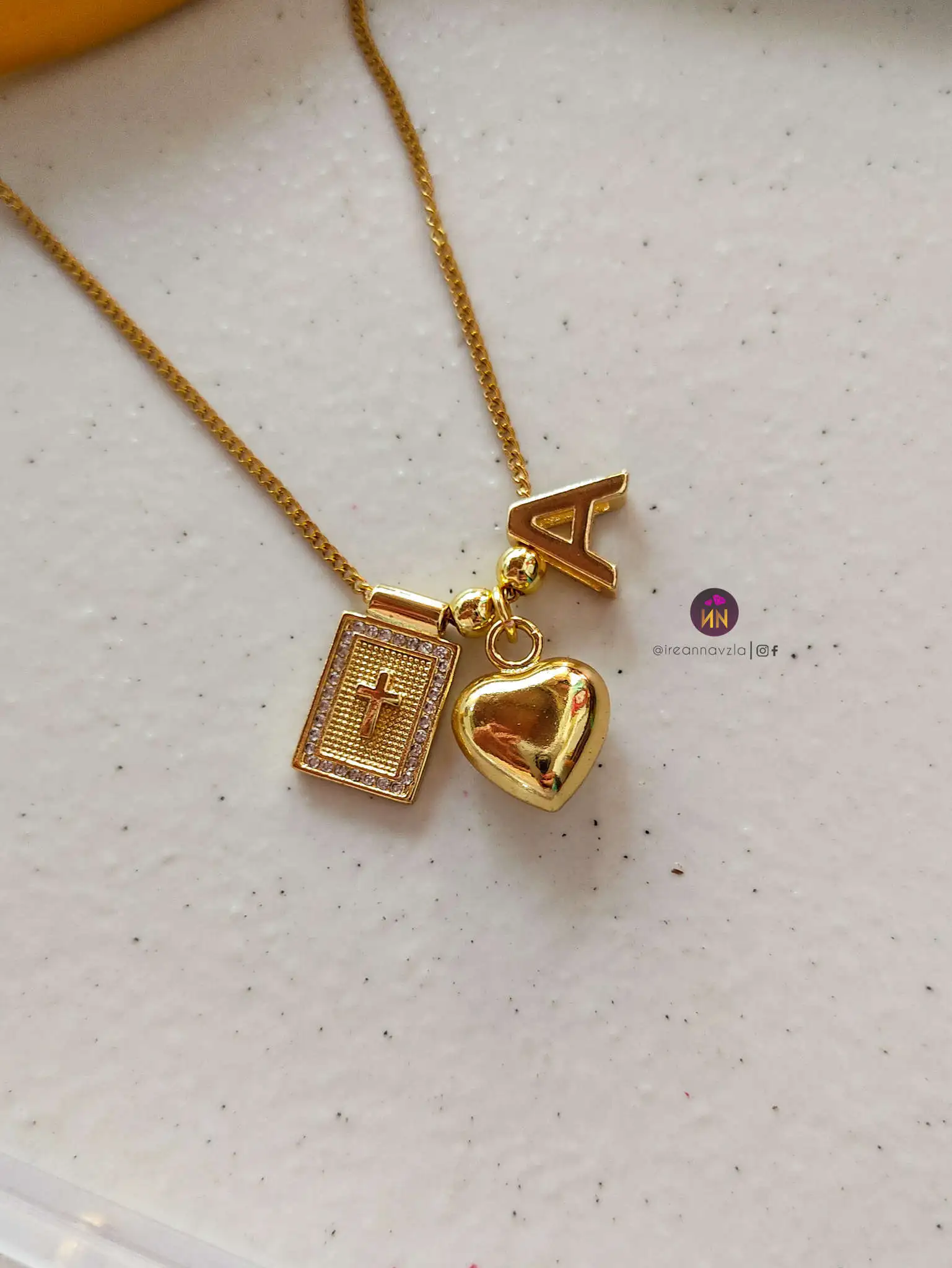 Cadena con letra personalizada