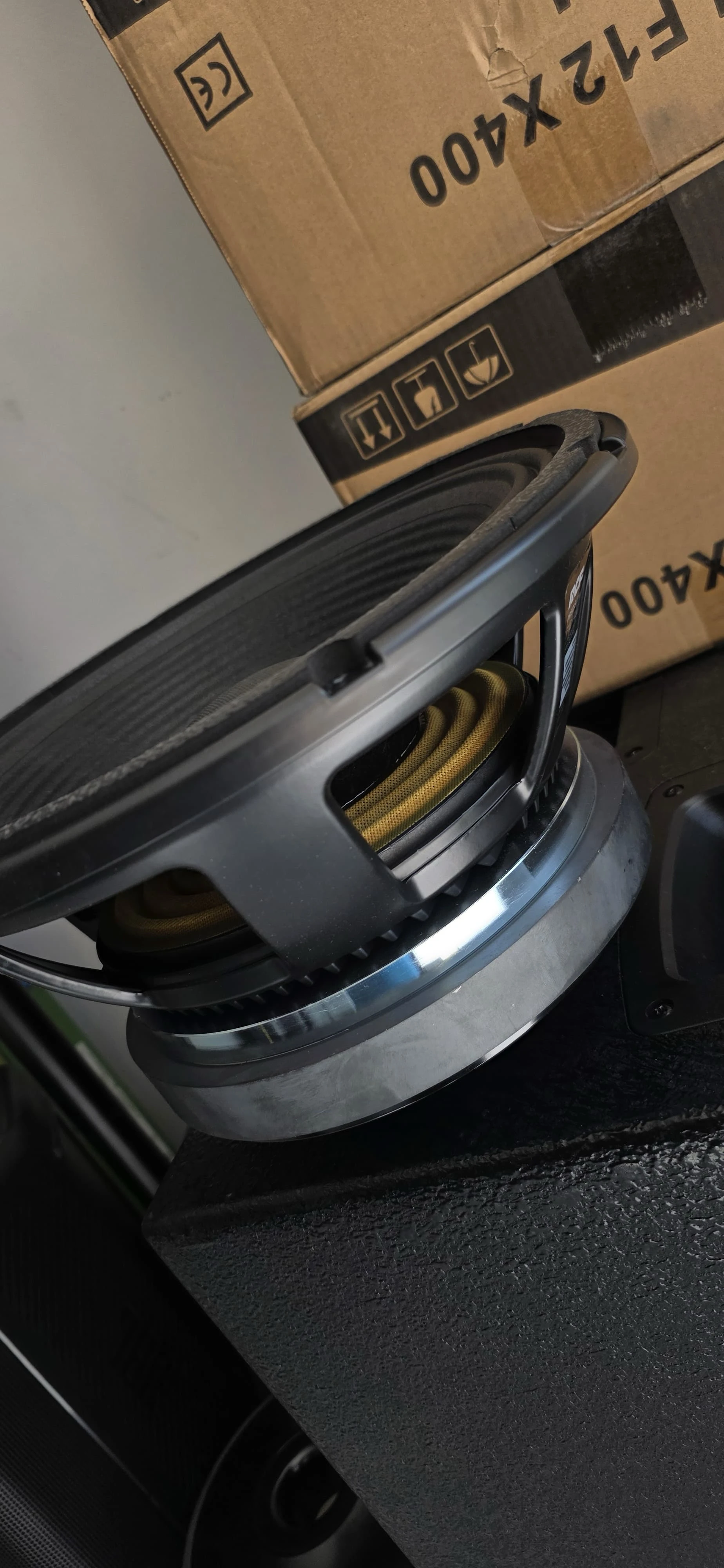 RCF LF12" X400 FERRITA PRECIO: 1350BS 3