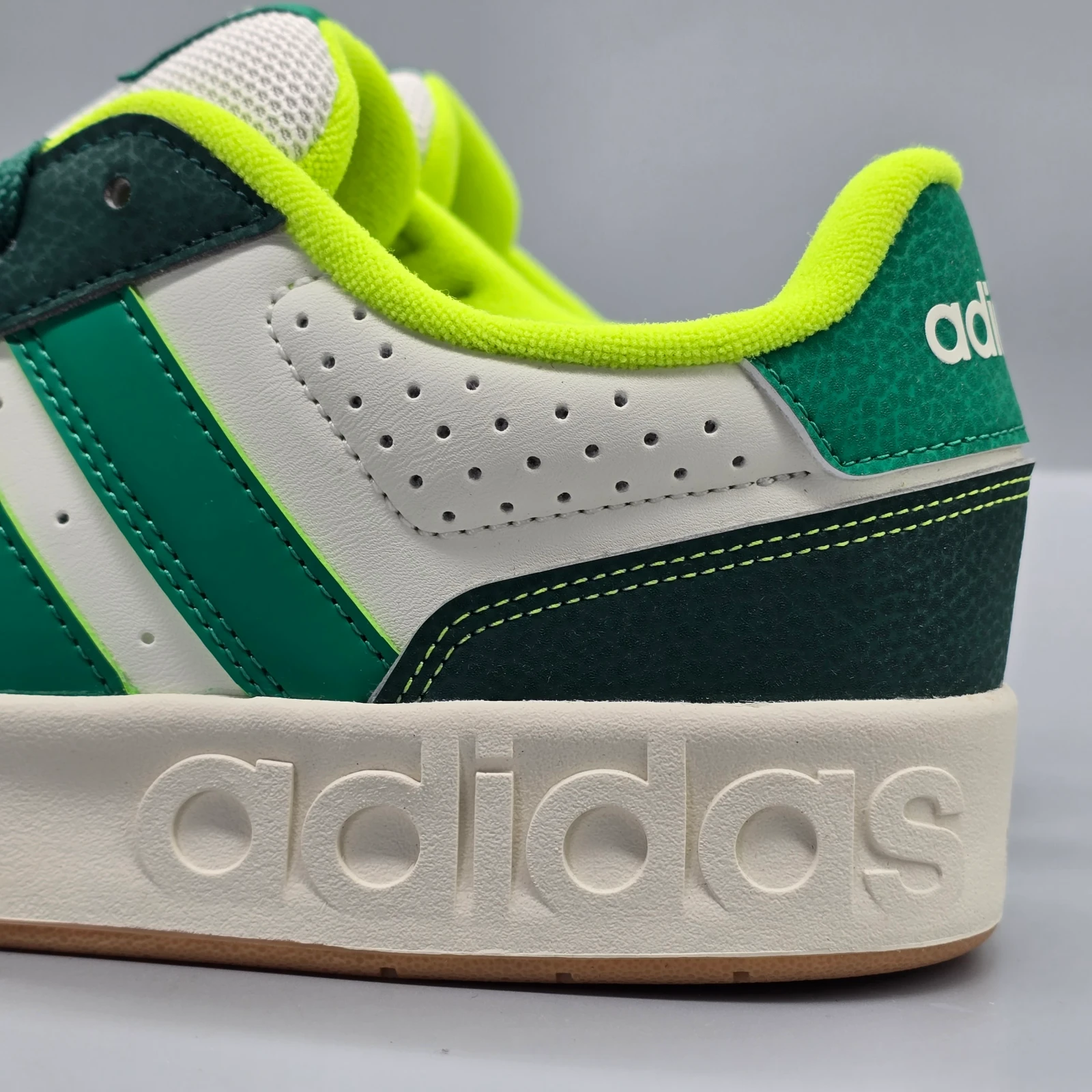 ADIDAS BREAKBASE  5