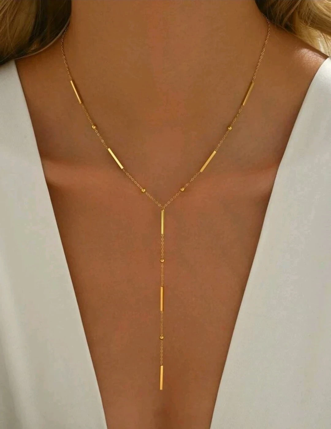 Delicado collar en acero inoxidable