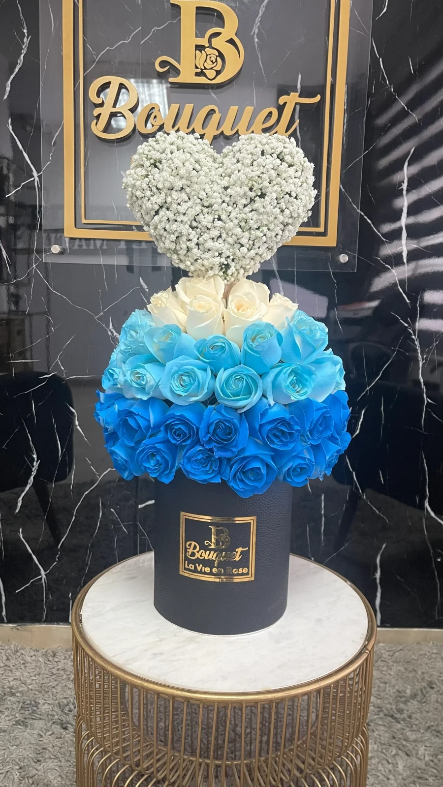 Topirio se rosas con corazon de gipso 3