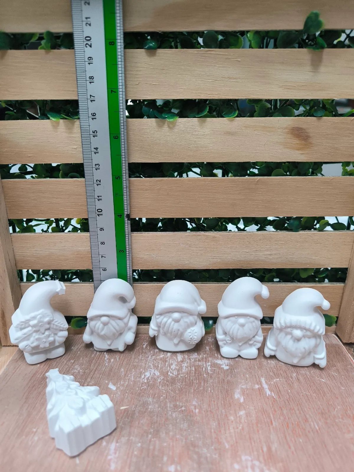 figura navideña peq (+ de 3 ¢300)