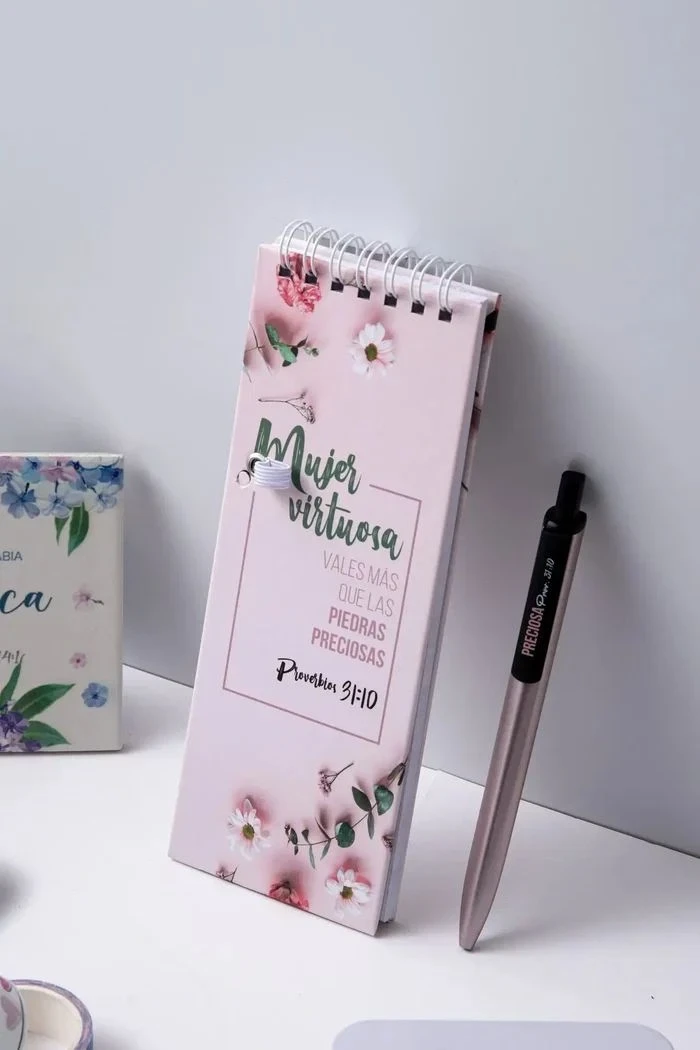 Libreta larga con lapicero Mujer virtuosa 2