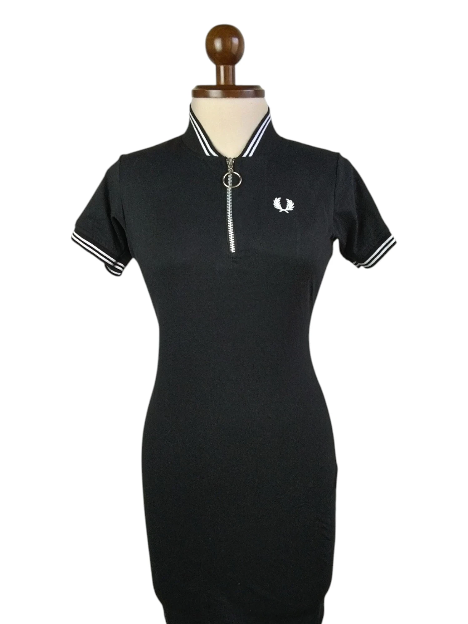 Vestido negro con cremallera  2