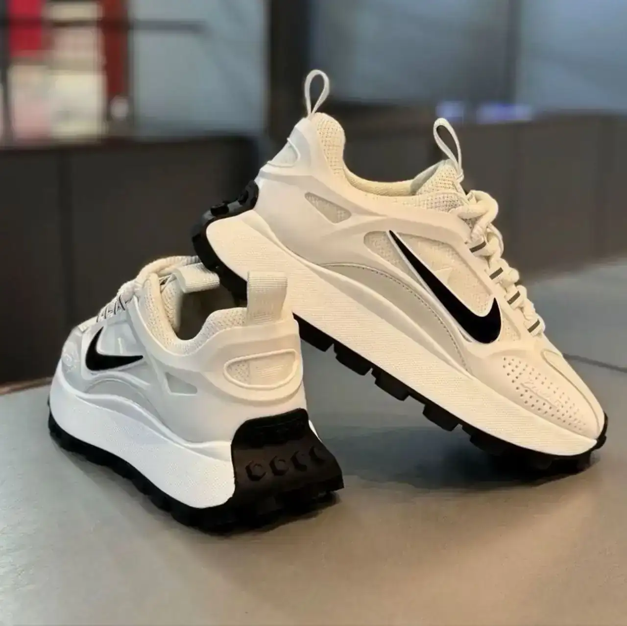 NIKE TIDE