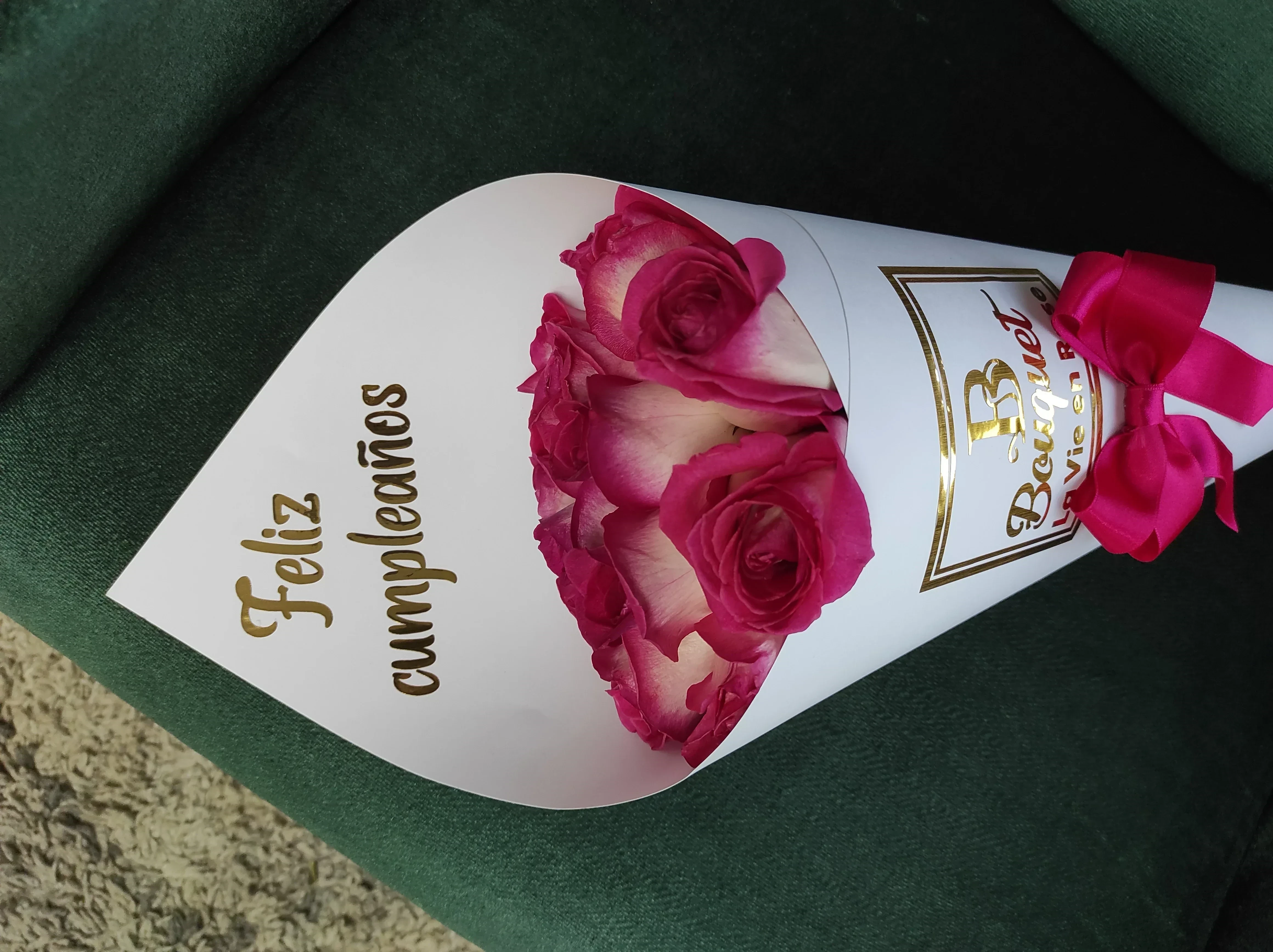 Cono de 12 rosas 5