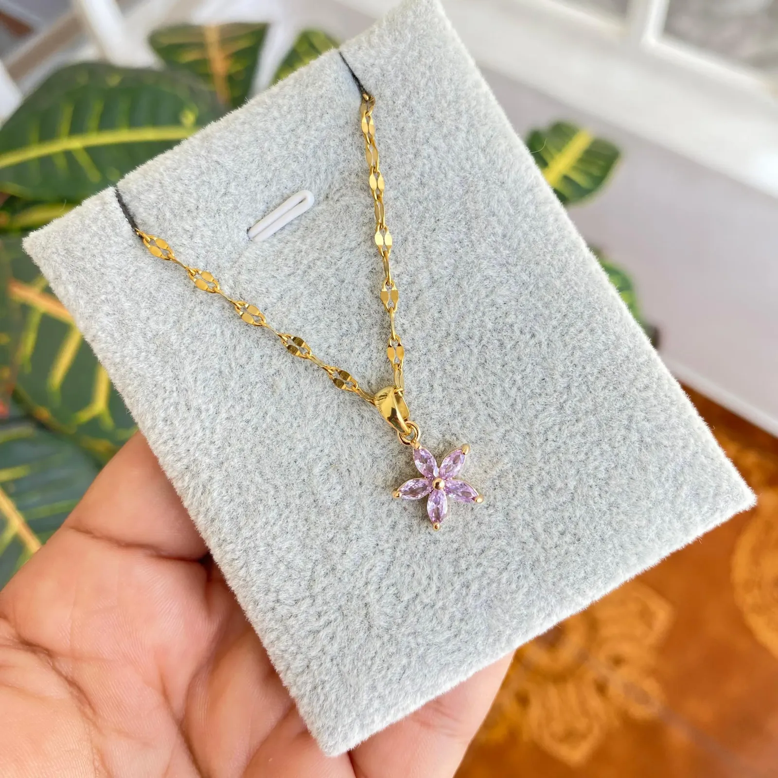 Cadena Y Dije En Acero Con Piedra Circon De Flor Pequeña Lila 3