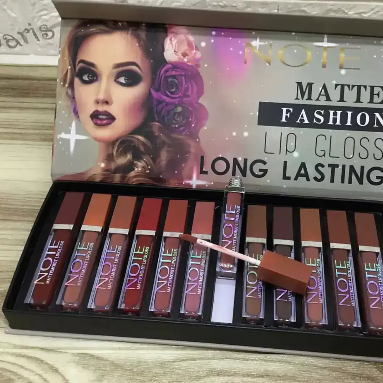 Caja de 12 labiales 