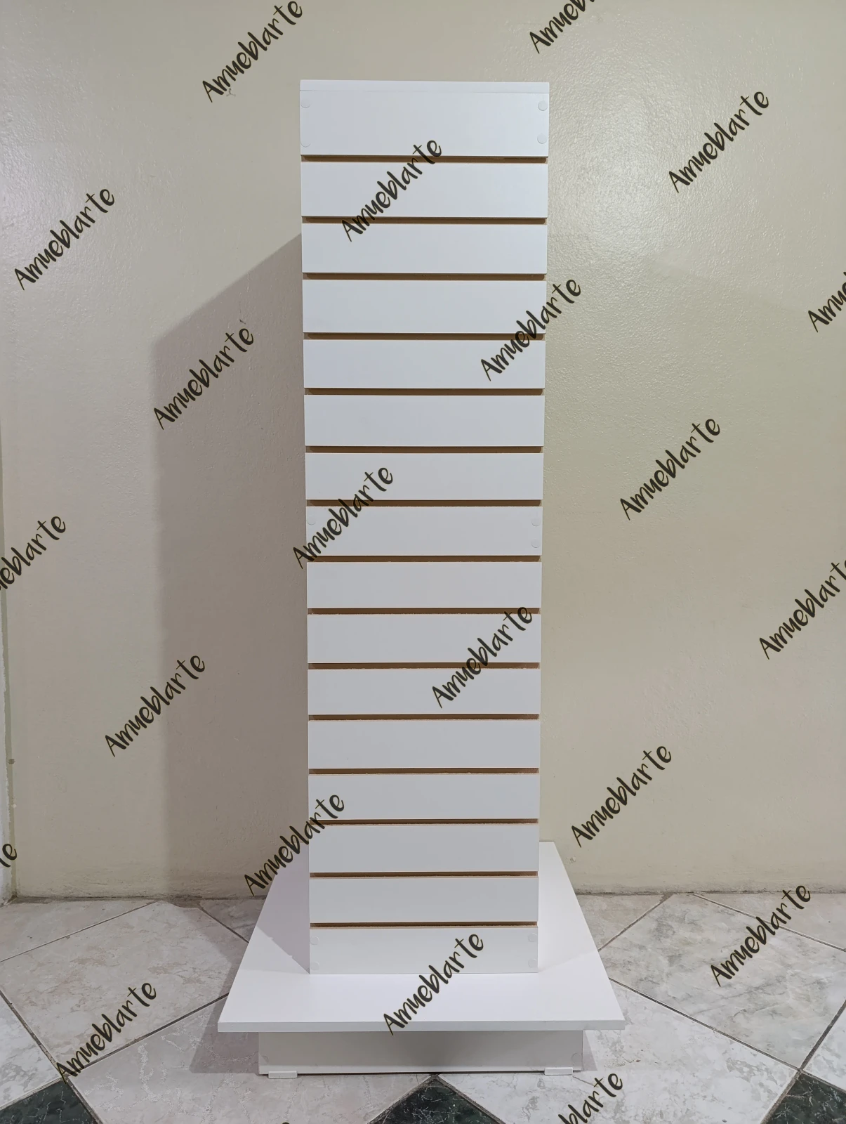 Torre 4 caras de panel ranurado  3