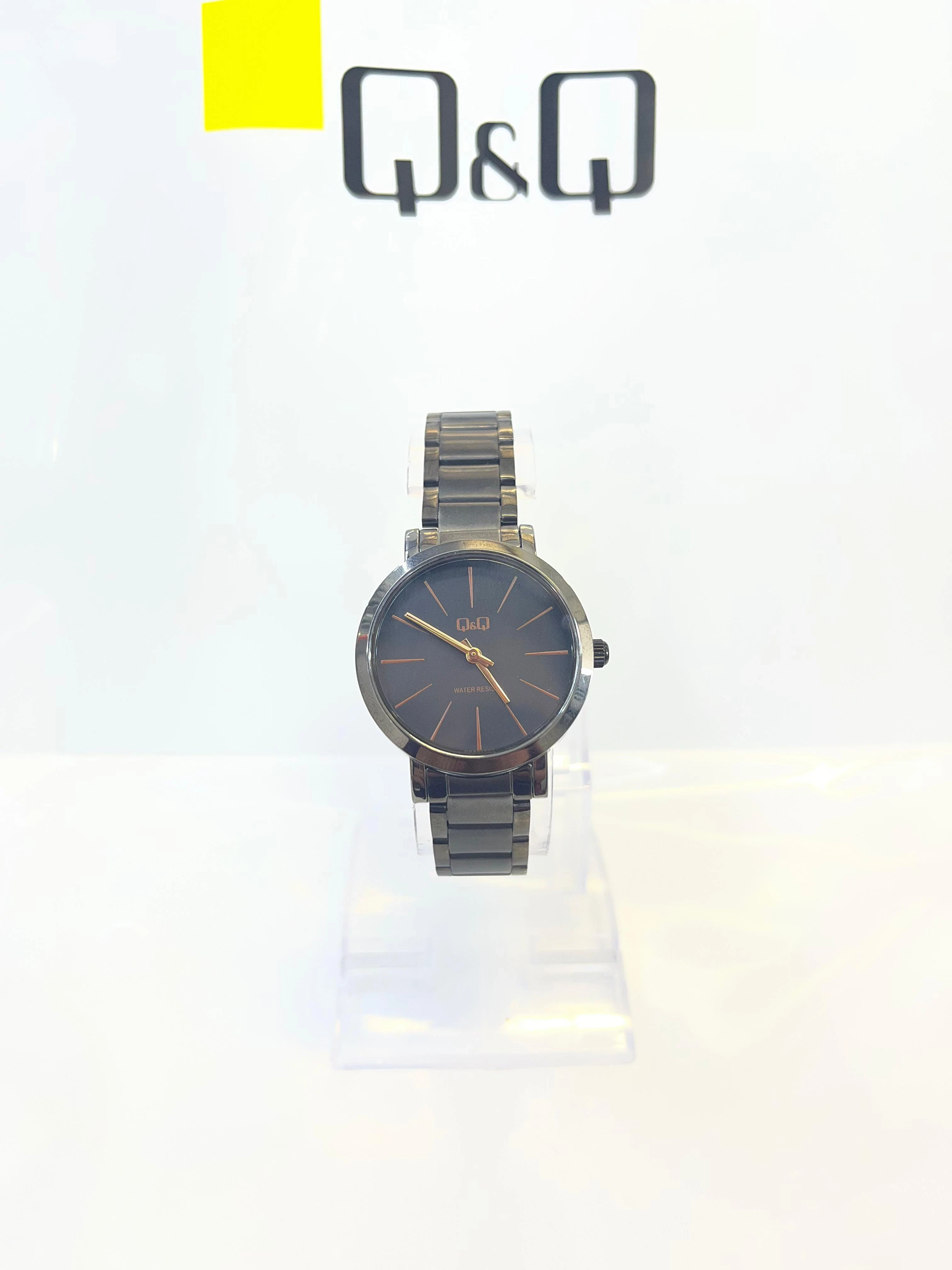 Q893J402Y