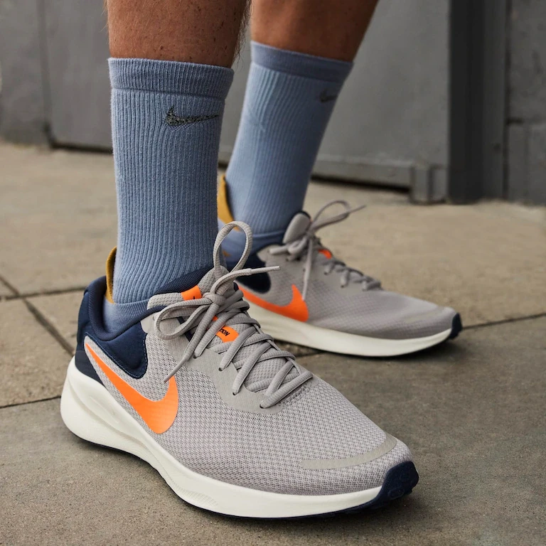 NIKE REVOLUTION 7  8