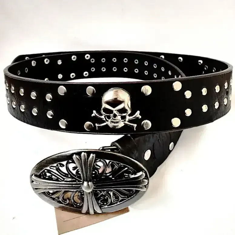 Correas Rockeras con pirámides o calaveras  4