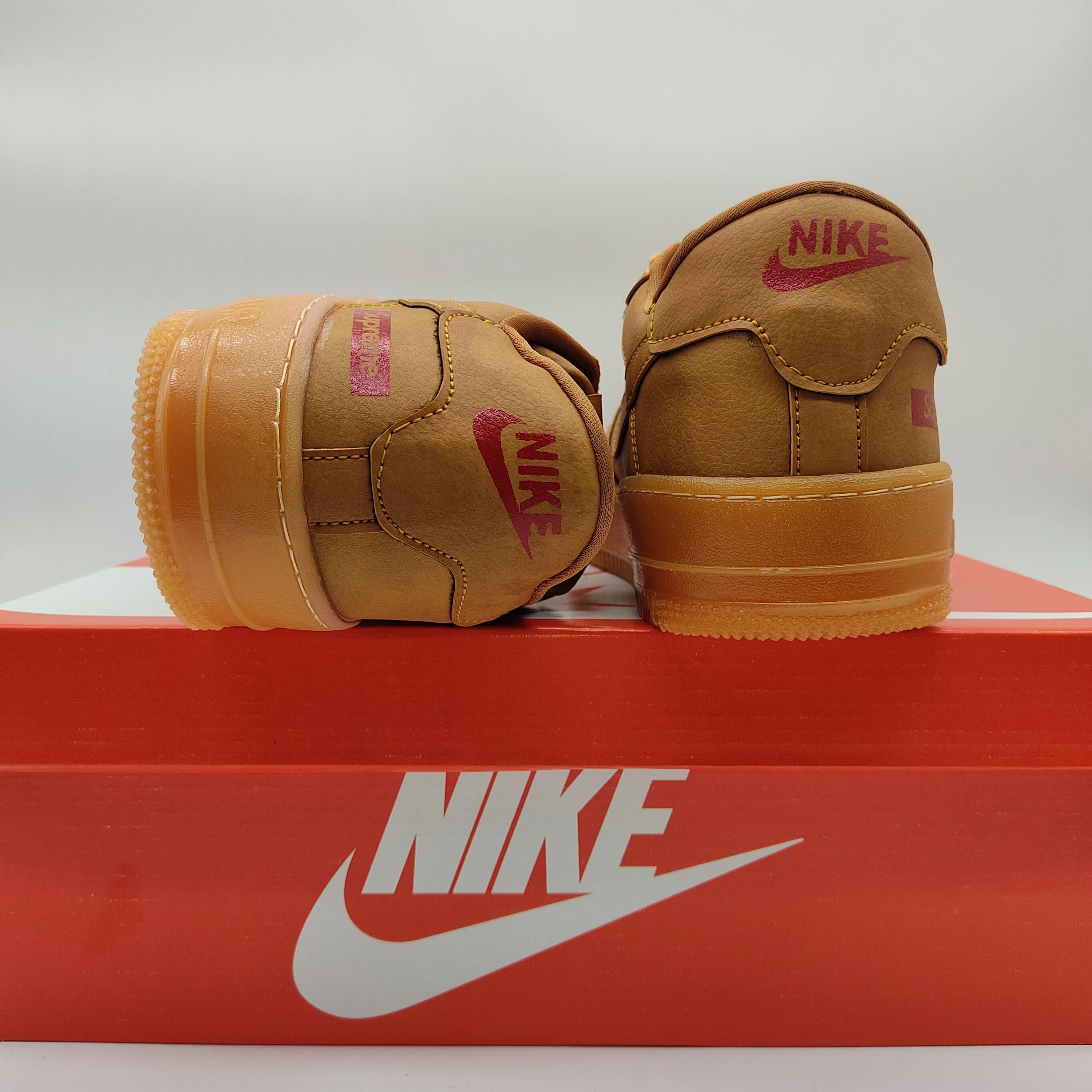 NIKE AIR FORCE ONE (Colombiano) 3