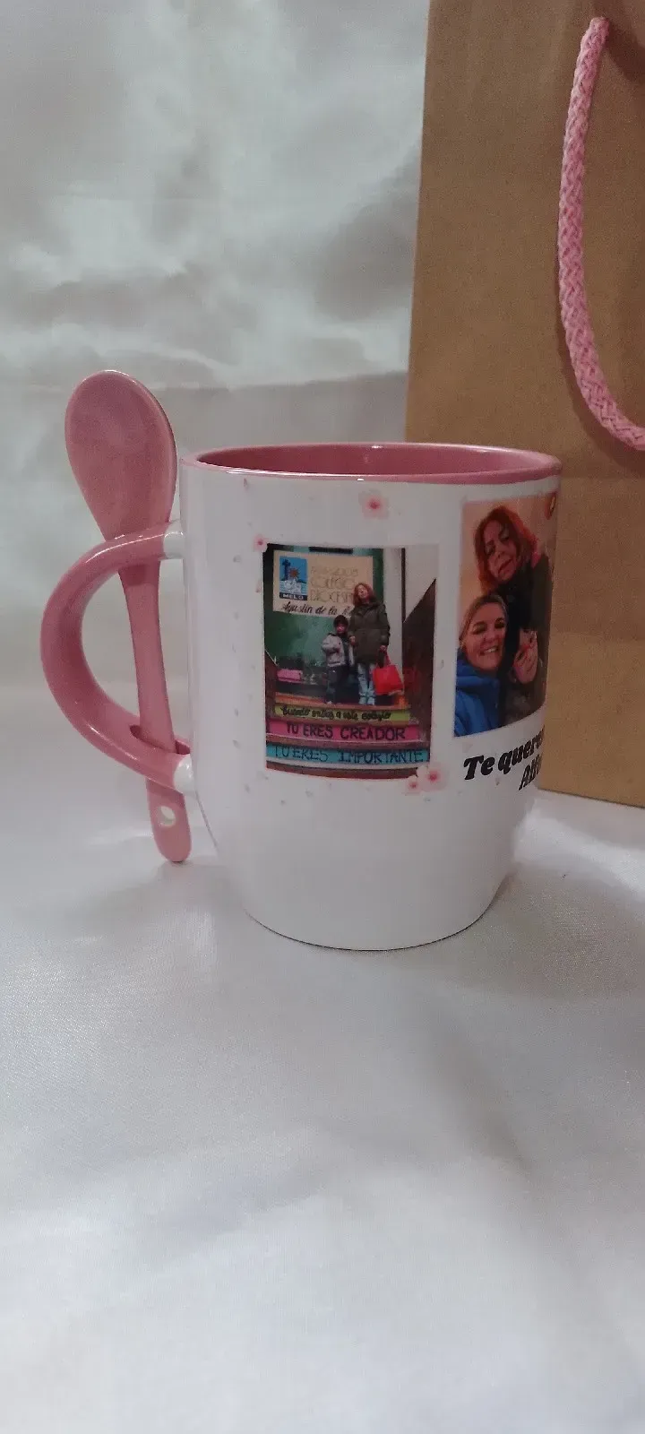taza de cerámica con cuchara  2