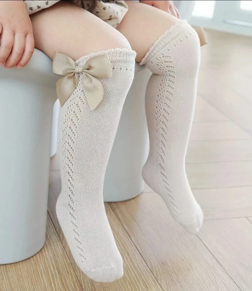 MEDIAS BEIGE LARGAS