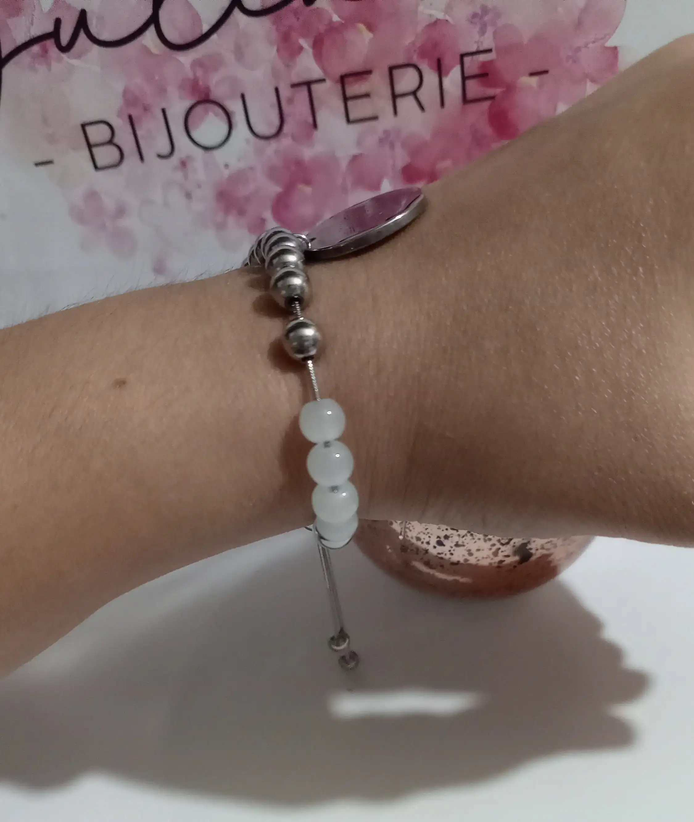 💜PULSERA AJUSTABLE CON BOLITAS Y DIJE "sigue tus sueños 3