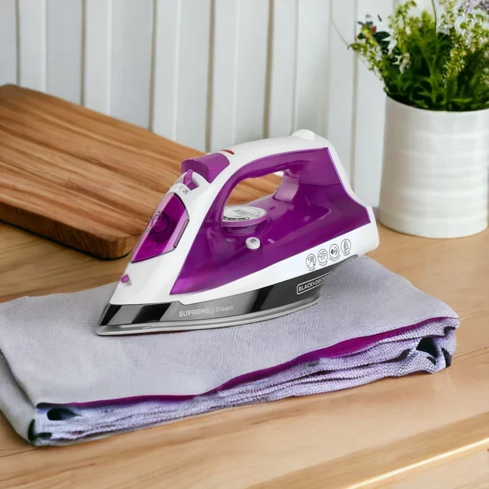 Plancha de Ropa con Vaporizador Ceramic Pro B+D 
