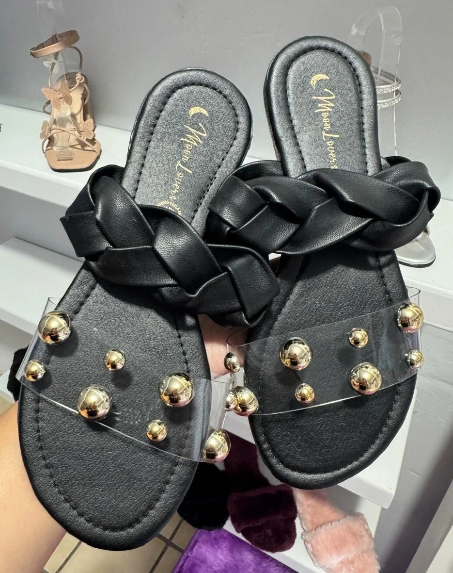 Mod.1028 Mayoreo Sandalia Negro estoperoles 
