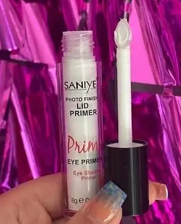 Primer para sombras Saniye
