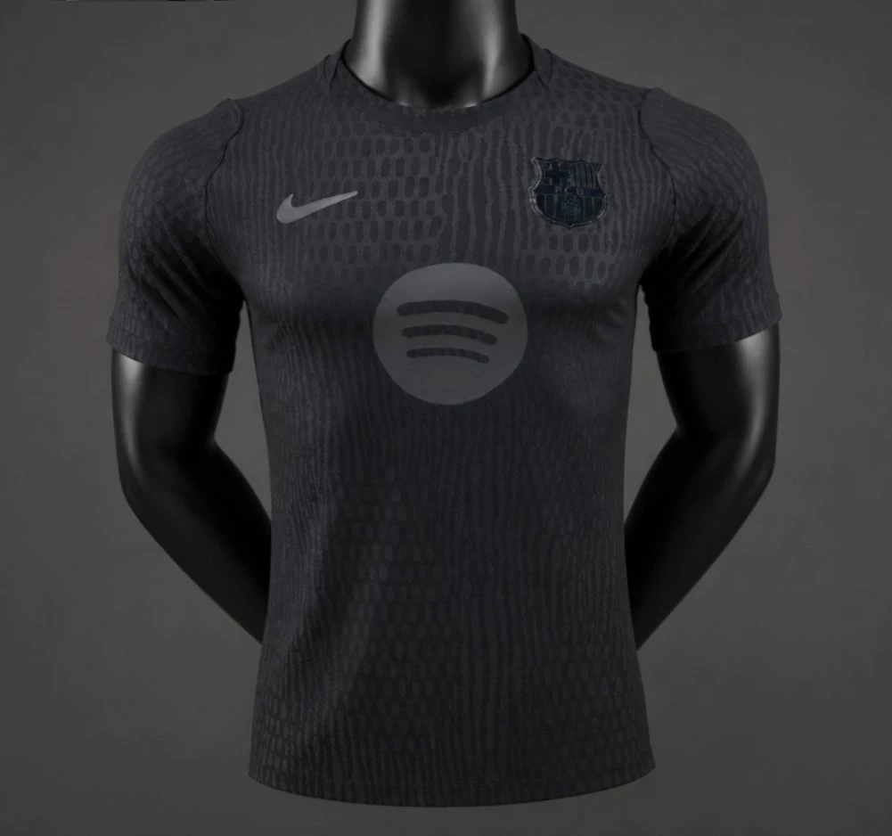 CAMISETA DEL BARCELONA TOTAL BLACK EDICION ESPECIAL 26/27
