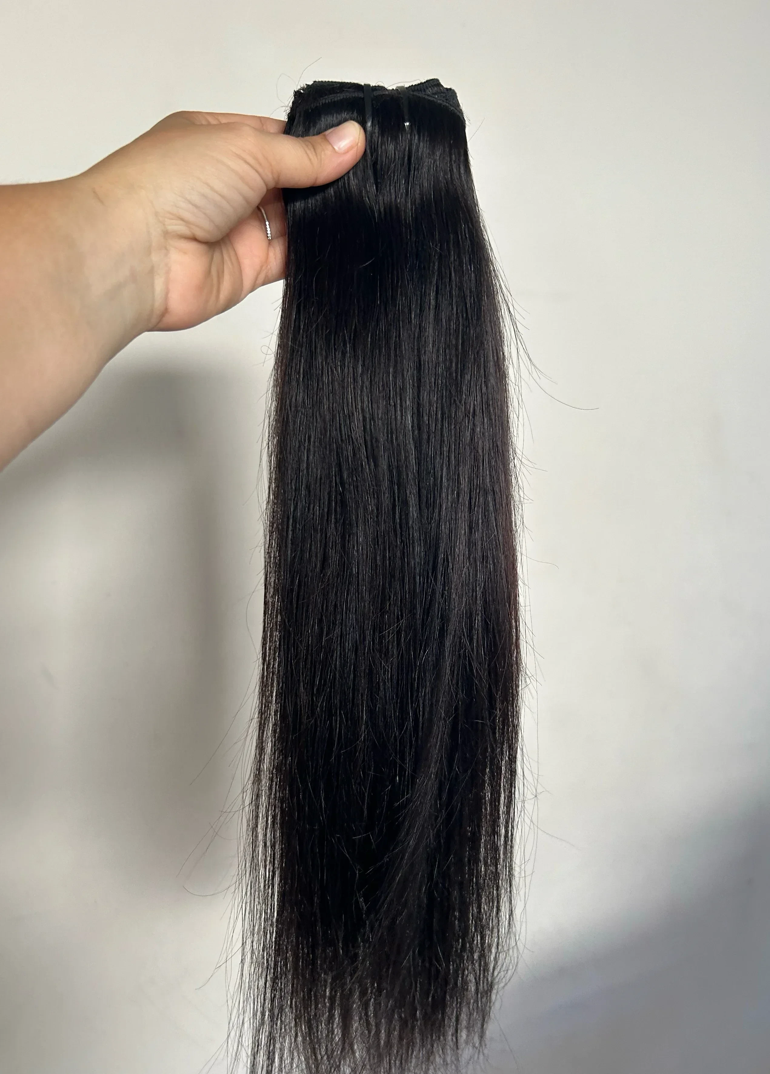 Extensiónes color natural 18” de clip  2