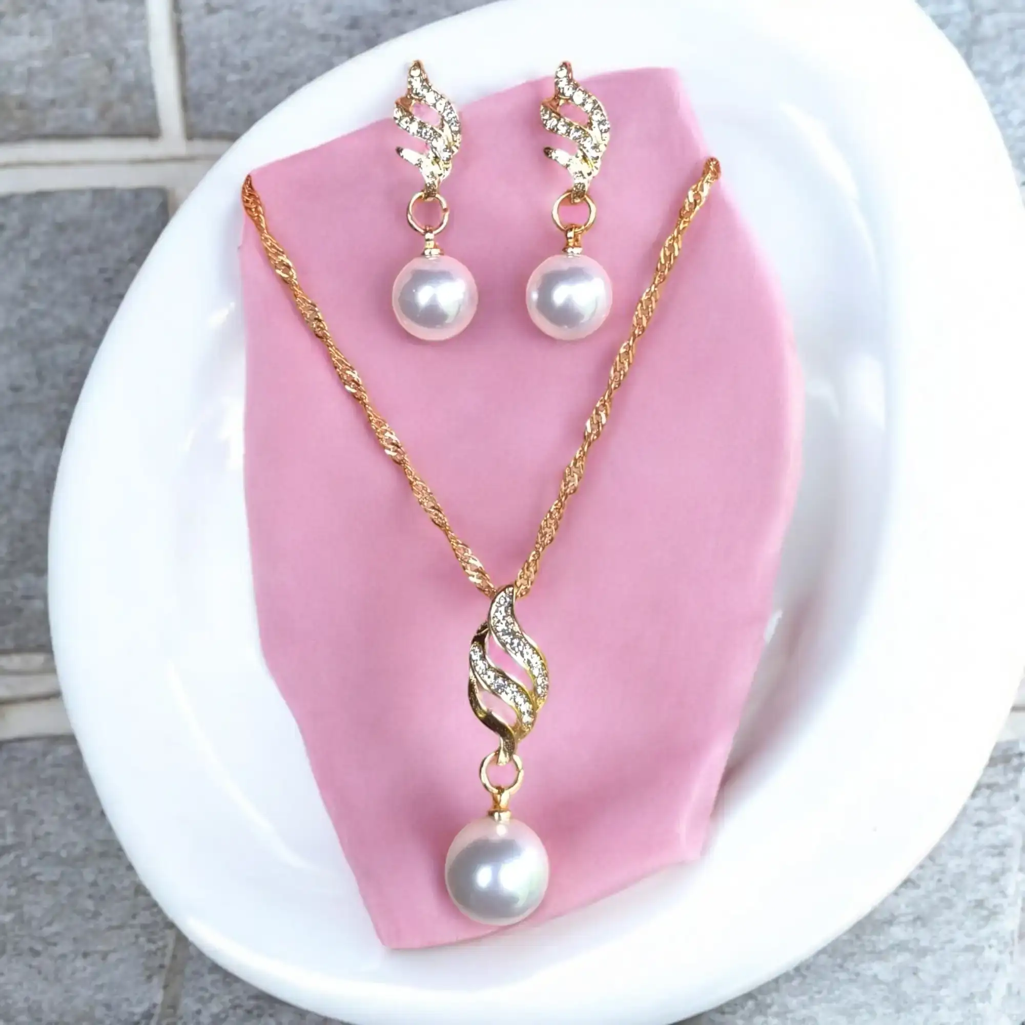 Set aretes y collar de perla  2