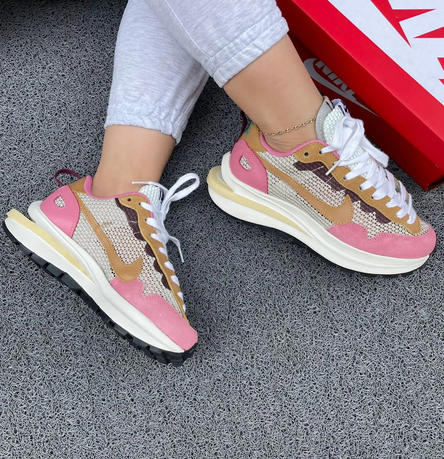 NIKE SAKAI DAMA AAA