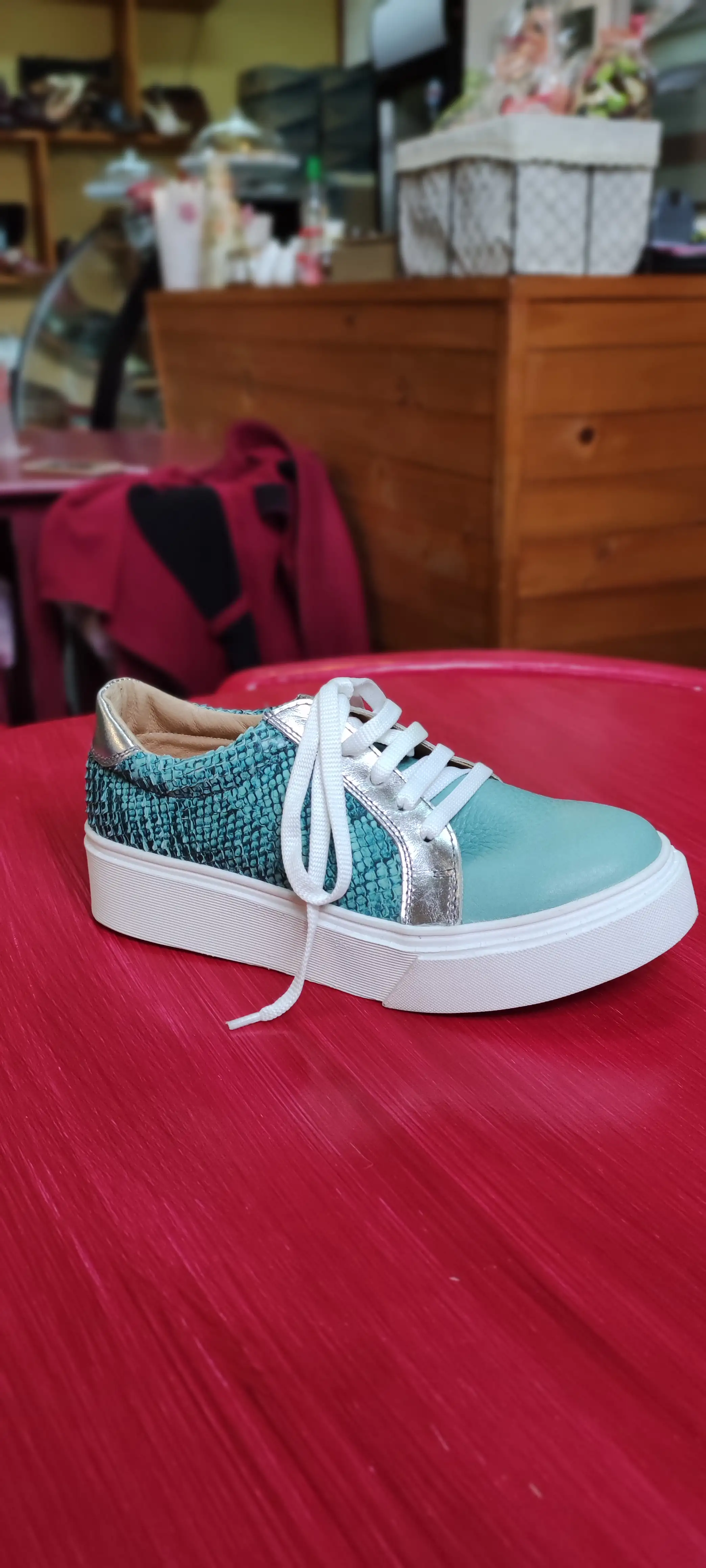 Zapatilla verde agua