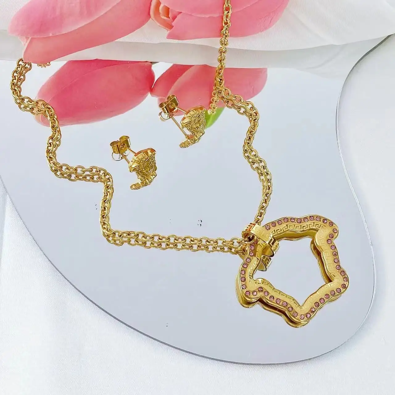 R Versace 