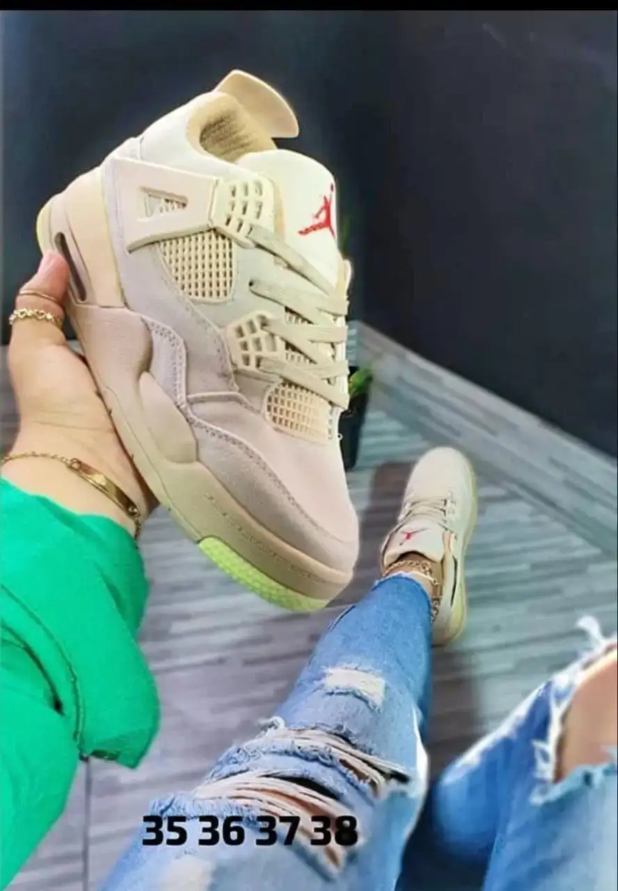 Air Jordan 4 Retro (mujer)