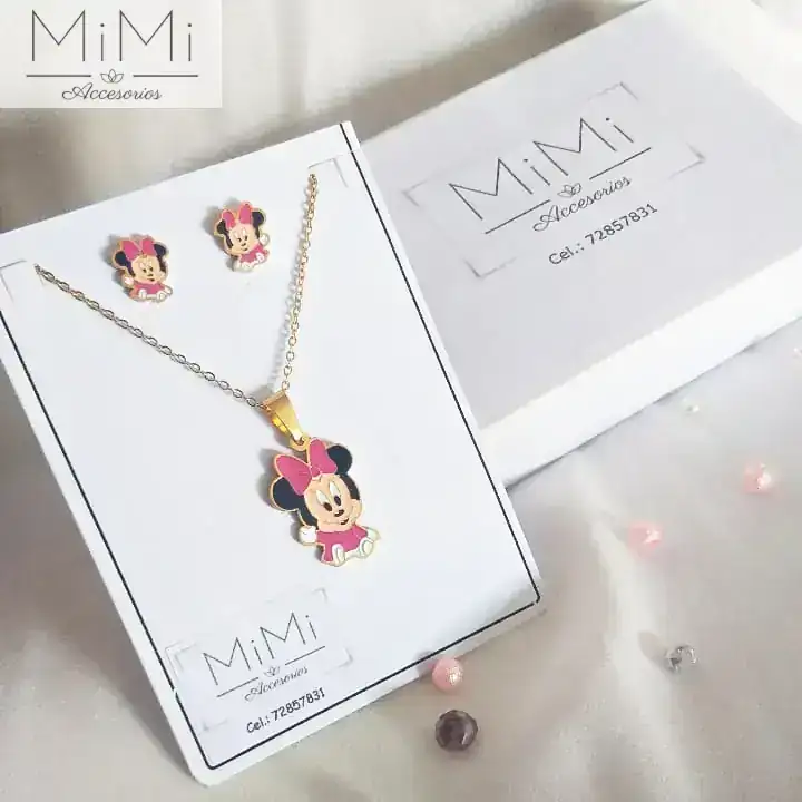 Conjunto cadenita, dije y aretes Minnie Baby en acero inoxidable