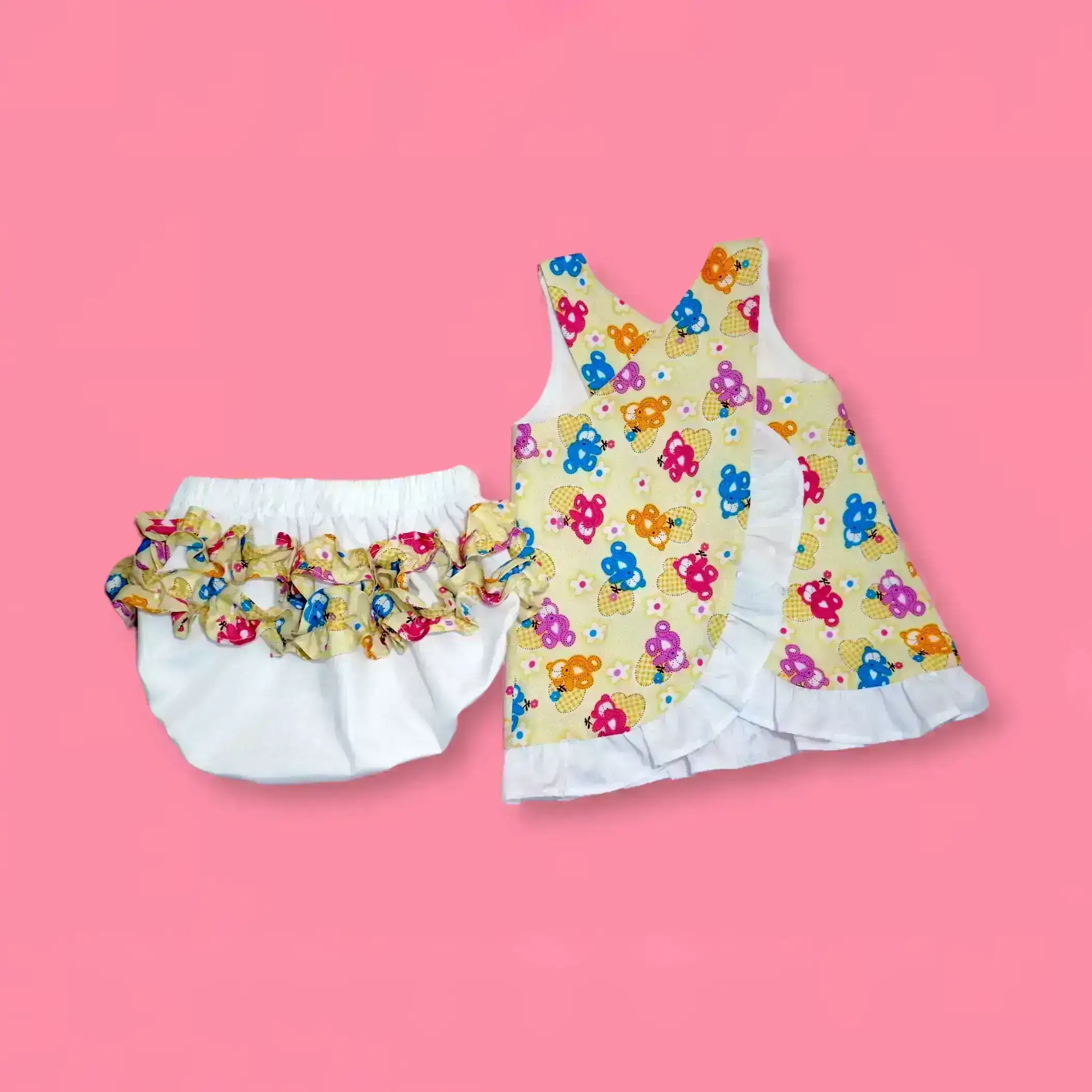 Conjunto de bata y calzón para niña 2