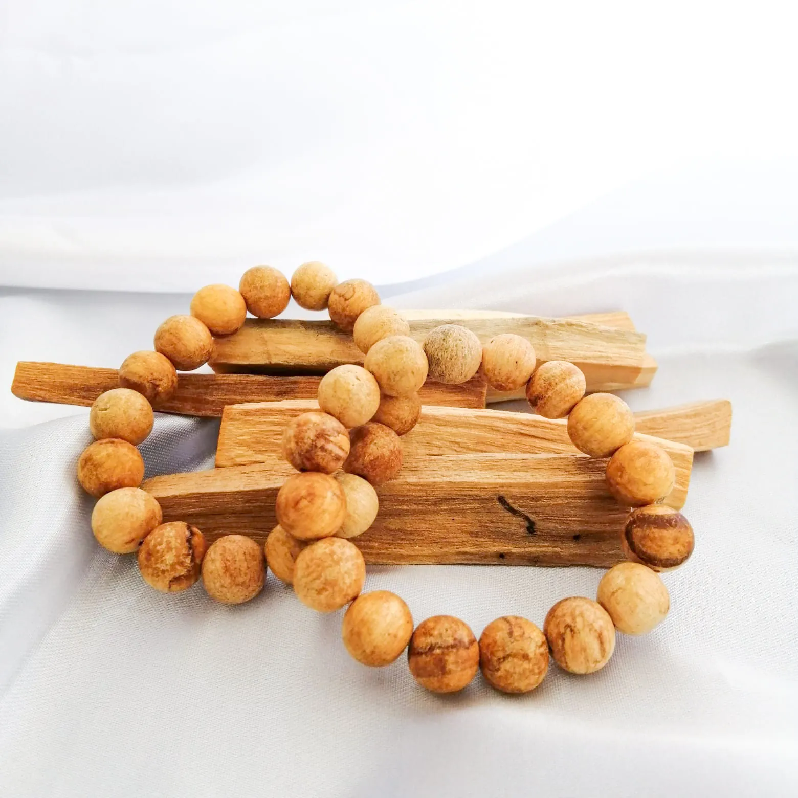 Pulseras de Palo Santo 4
