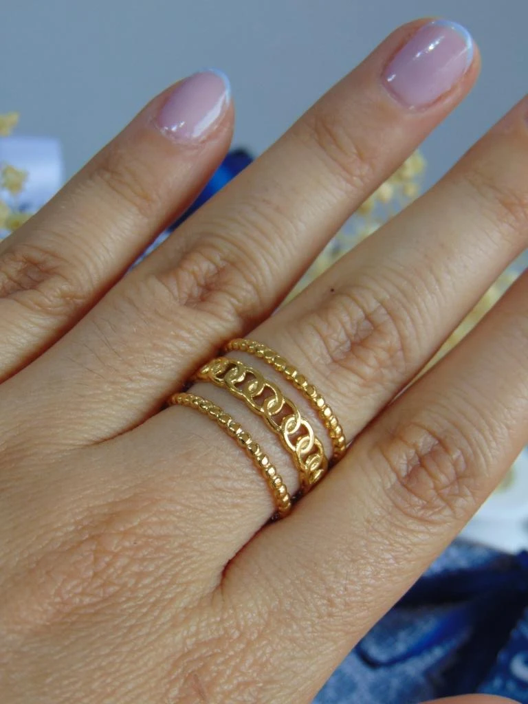 ANILLO ACERO DOR 3 LINEAS AJUSTABLE ESLABON BOLITAS 