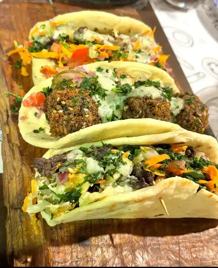 Desgustacion de sandwiches Midbar