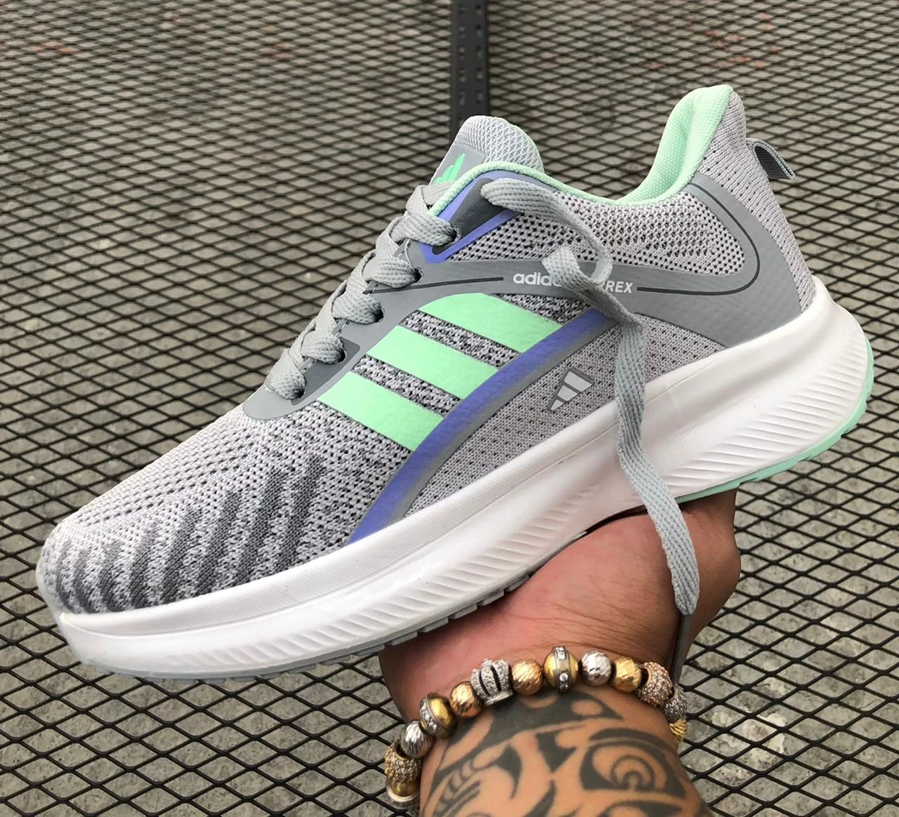 ADIDAS DE DAMA (PANAMEÑO 1.1)
