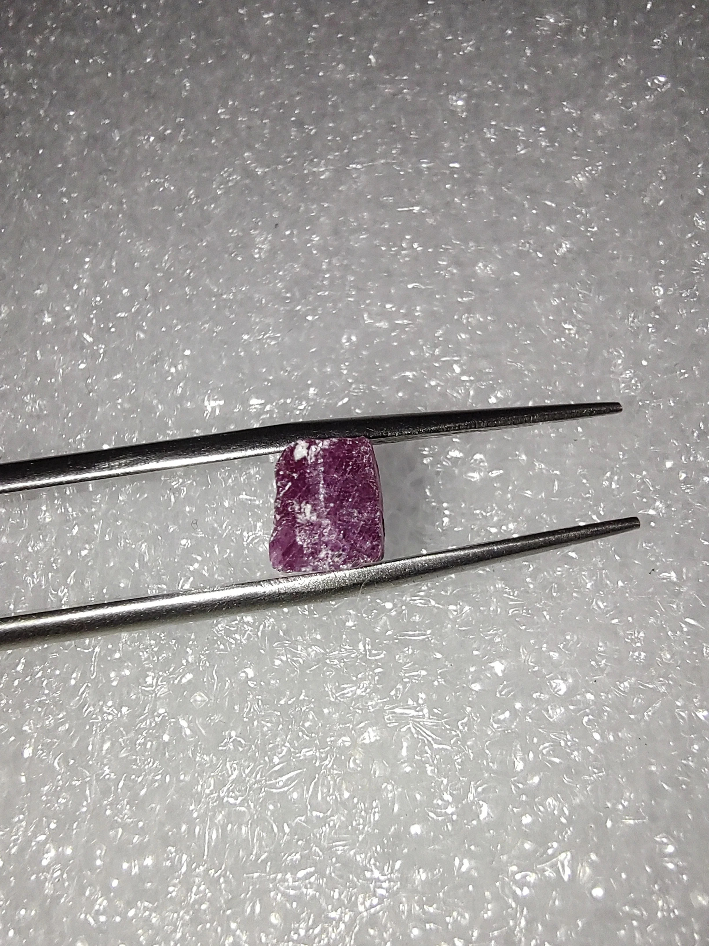Rubi natural en bruto de 2.85 quilates 3