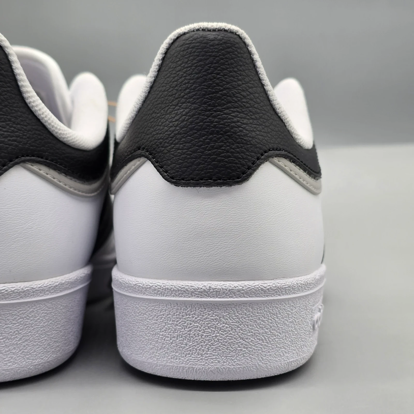 ADIDAS HOOPS 4.0 9