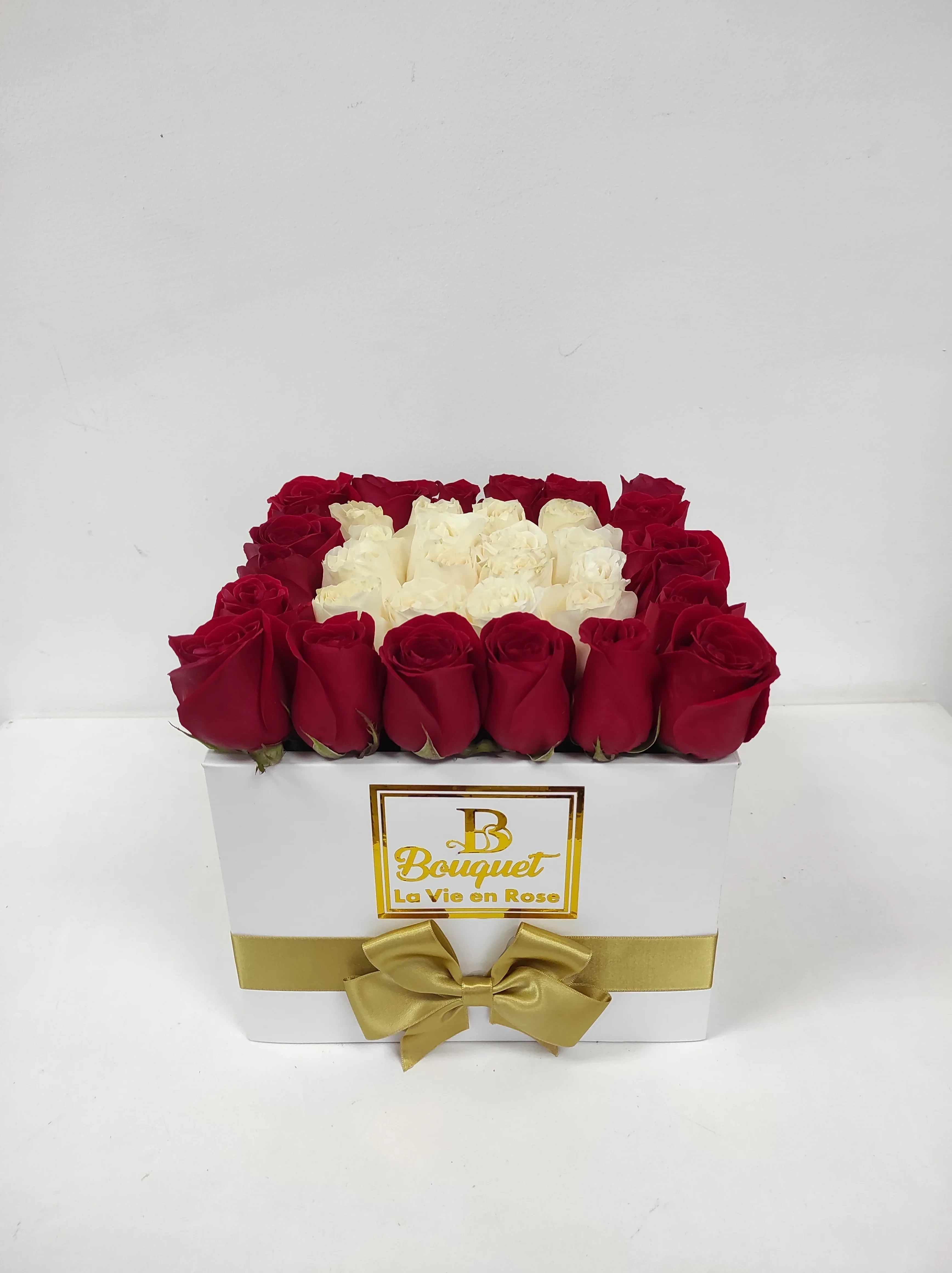 Cuadrada mediana de 36 rosas 2