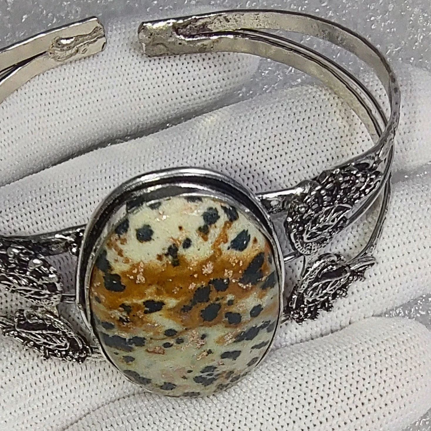 Pulsera bañada en plata con Jaspe Dalmata 3