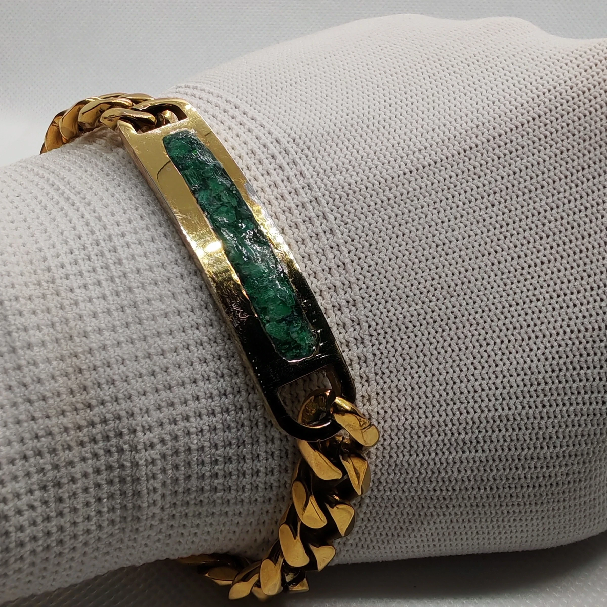 Pulsera de Acero Inoxidable dorado  con Alma de Esmeralda Natural 5