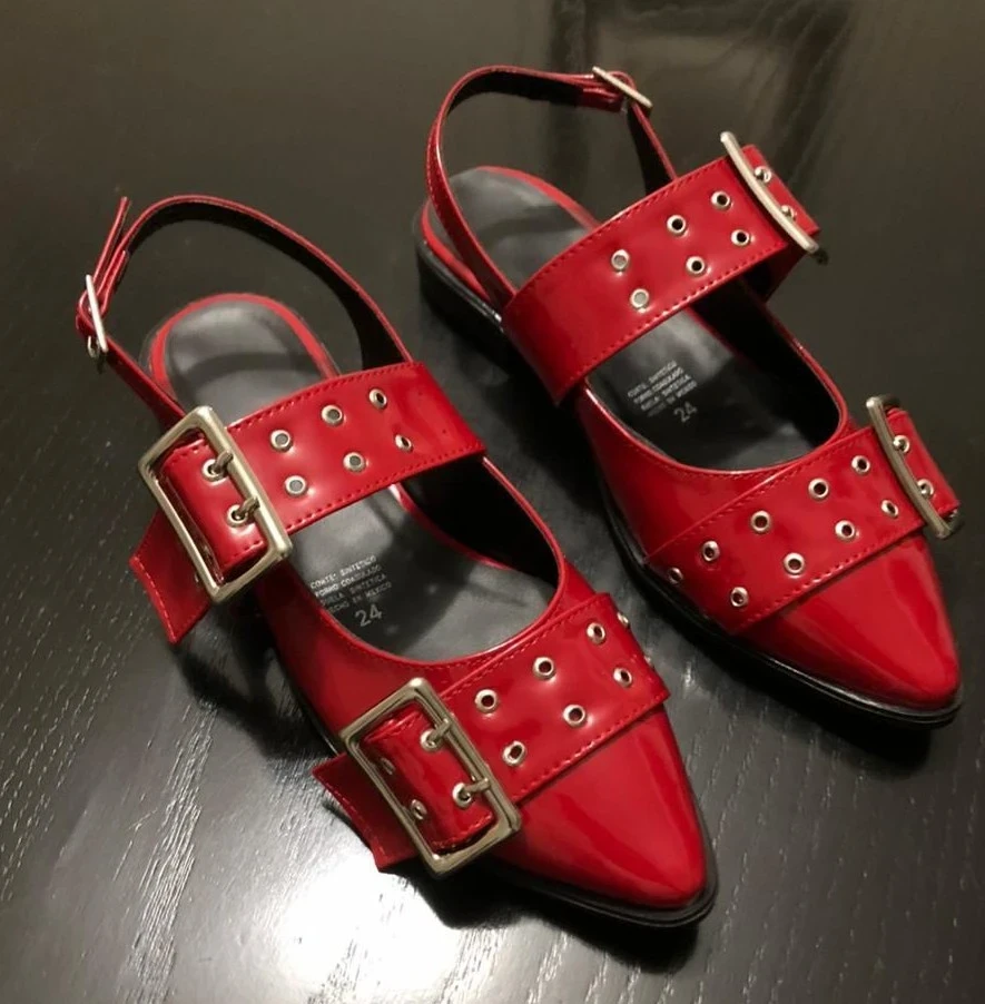 Mod.1011 Zapatilla Rojo Charol hebilla