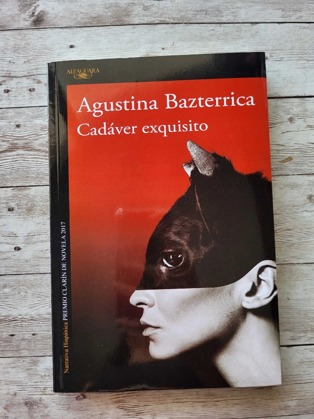 Cadáver exquisito / Agustina Bazterrica / Ficción / Distopia 