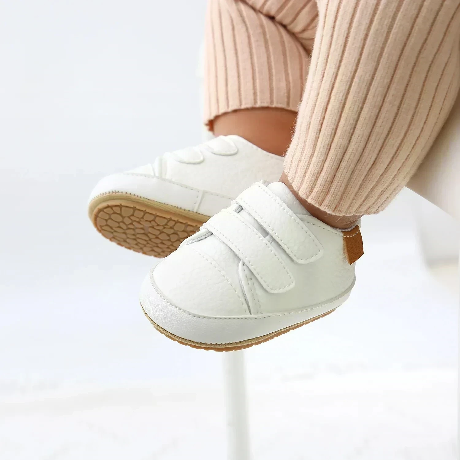 ZAPATITOS BLANCOS