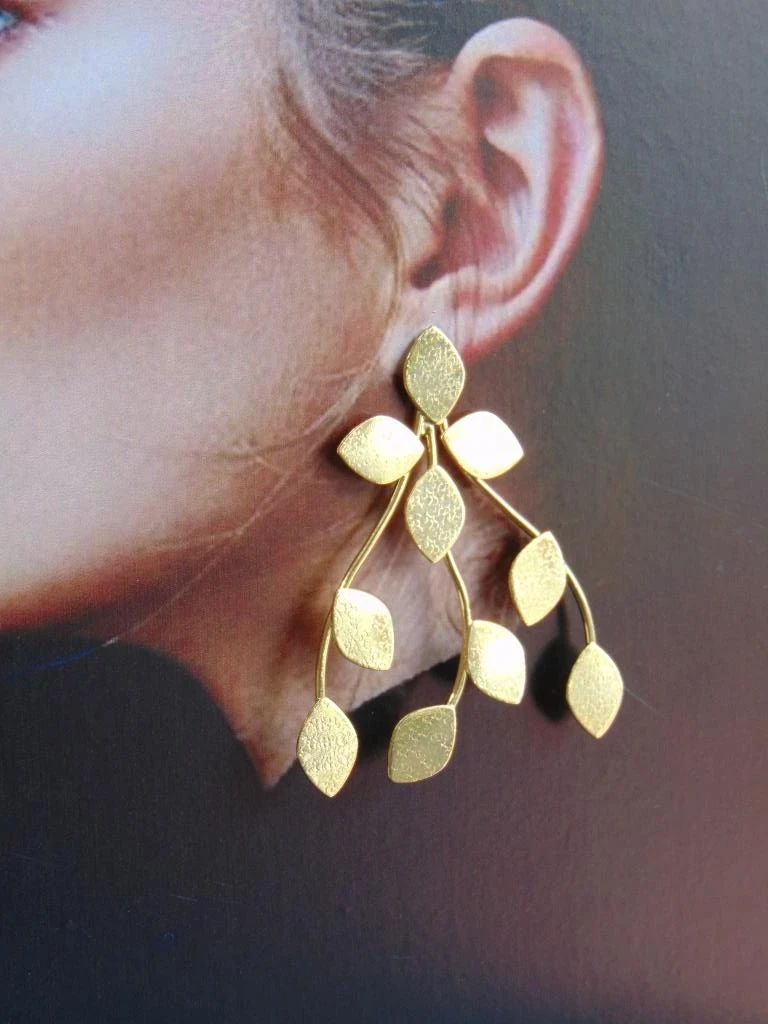 ARETE BAÑO DE ORO 24K MAXI RAMA TRIPLE FUNCIONAL 2