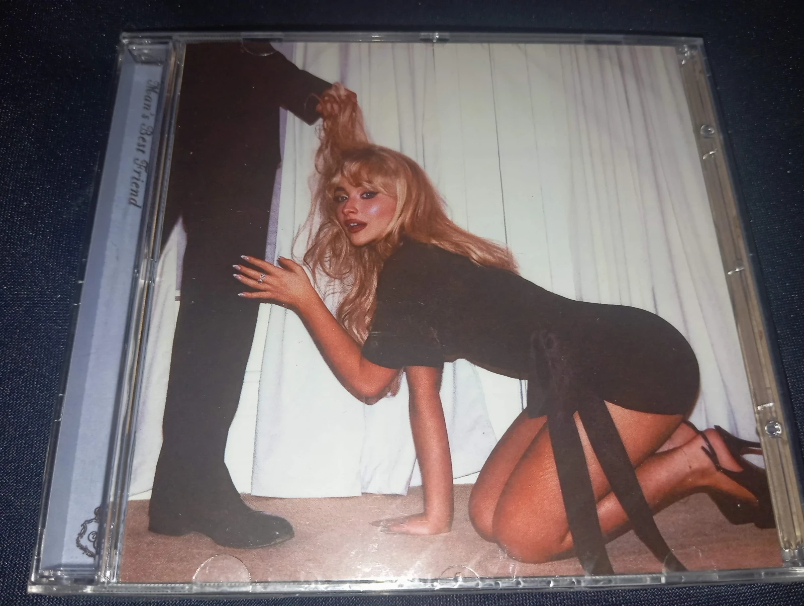 Sabrina Carpenter - Mans Best Friend (ARGENTINA)