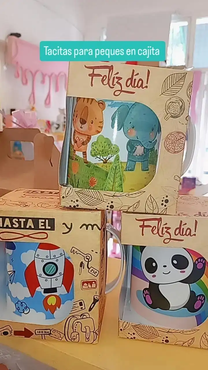 Tazas pvc en cajitas