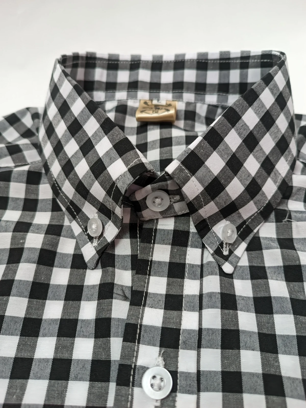 Camisa cuadros blancos con negro 